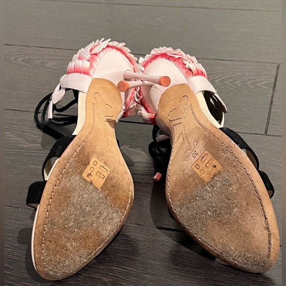 Sophia Webster
Flamingo Frill Ankle-Wrap
Sandal, Heavenly Pink Size 38 EU - Picture 5 of 7